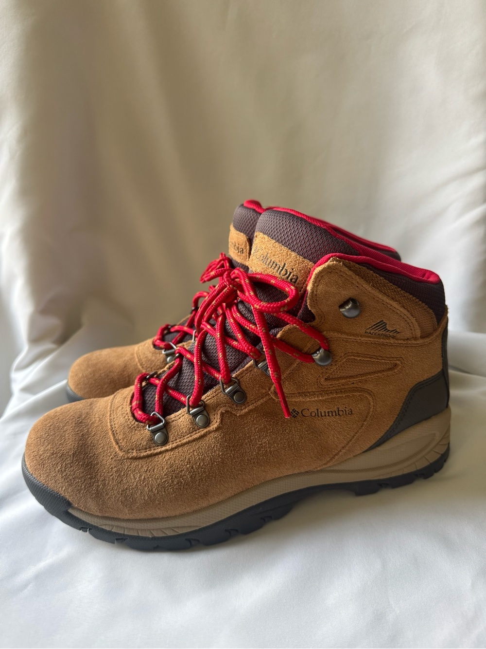 Columbia Newton Ridge Plus Amped Waterproof Hiking Boots Suede Womens 11